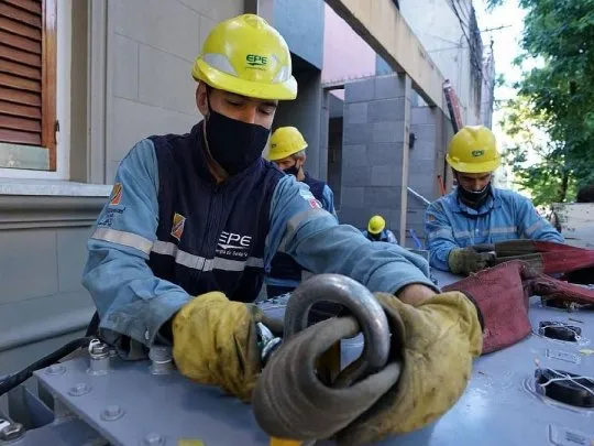 EMPLEADOS EPE TRABAJANDO