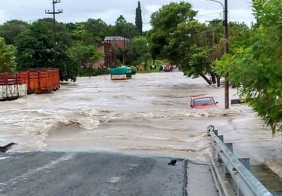 inundacion-la-paz-574x400