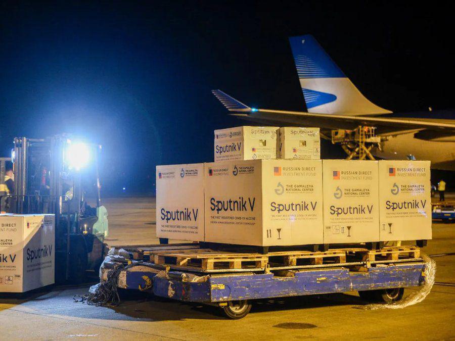 llego-el-vuelo-aerolineas-argentinas-otras-500-mil-dosis-la-vacuna-sputnik-v