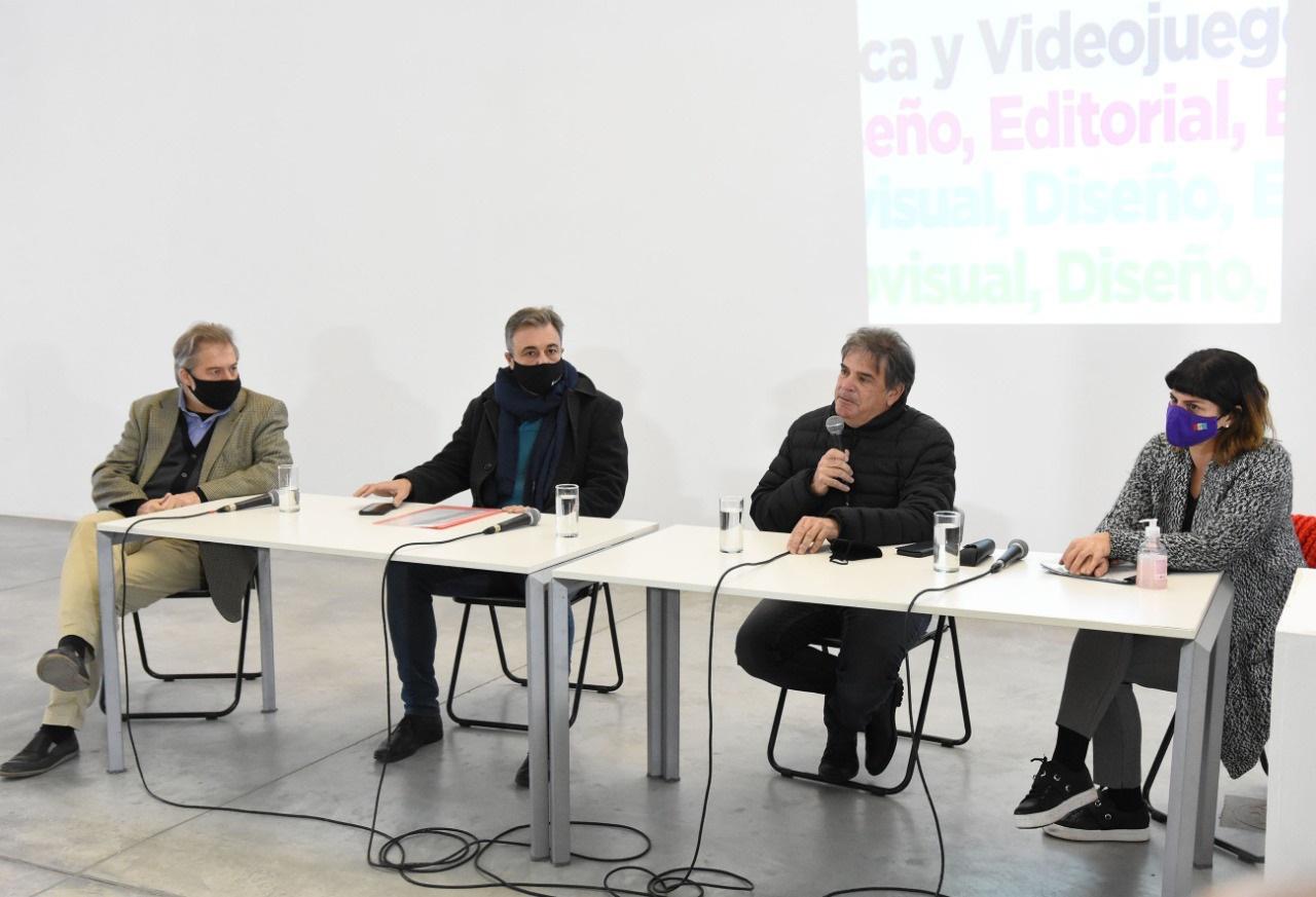 1 Castellano y Llonch en presentación Plan de Fomento a Industrias Creativas 2020