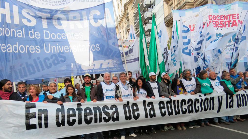 MARCHA UNIVERSITARIA