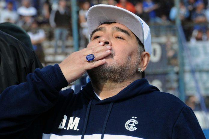 Maradona-2-696x462