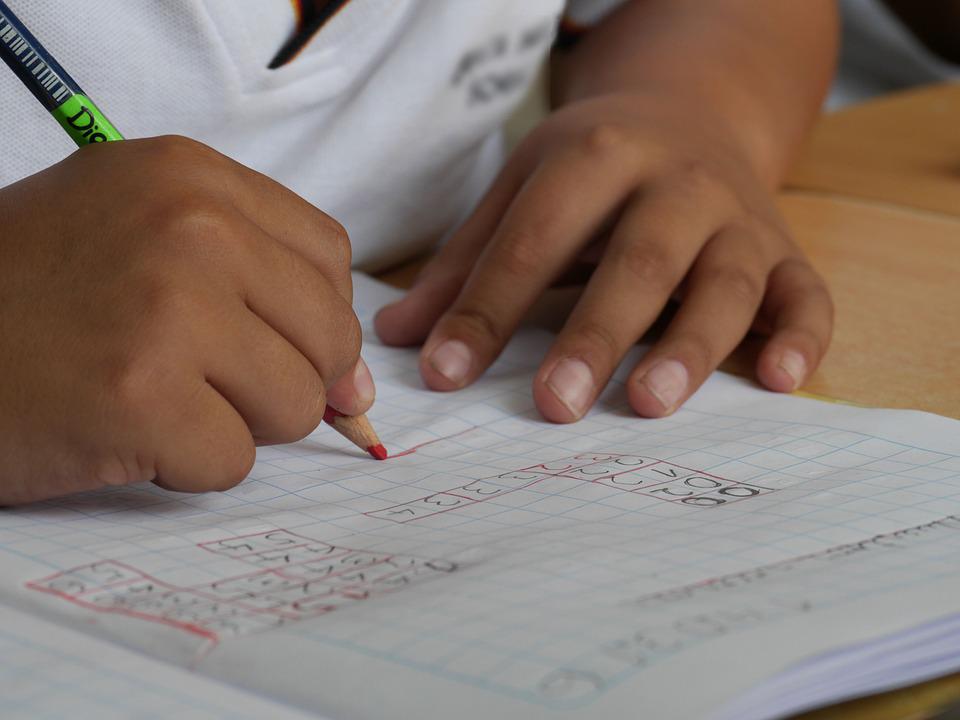 niño-estudiando
