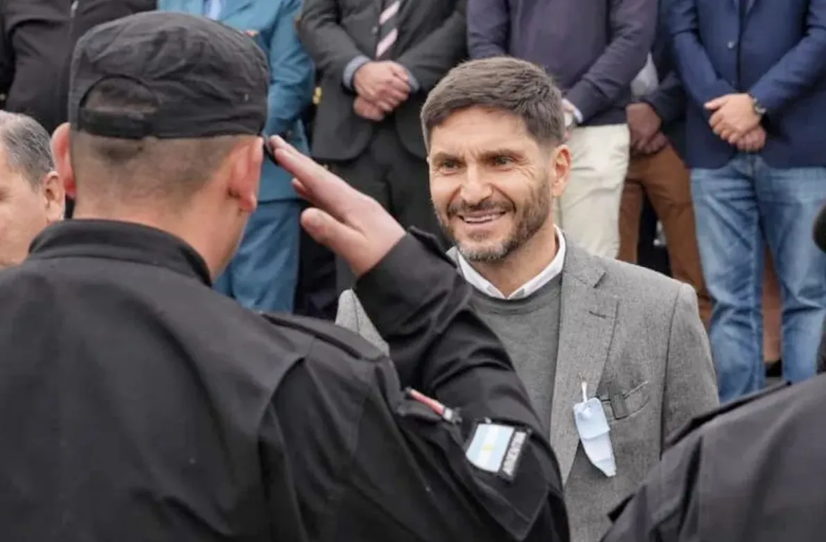 PULLARO Y POLICIA