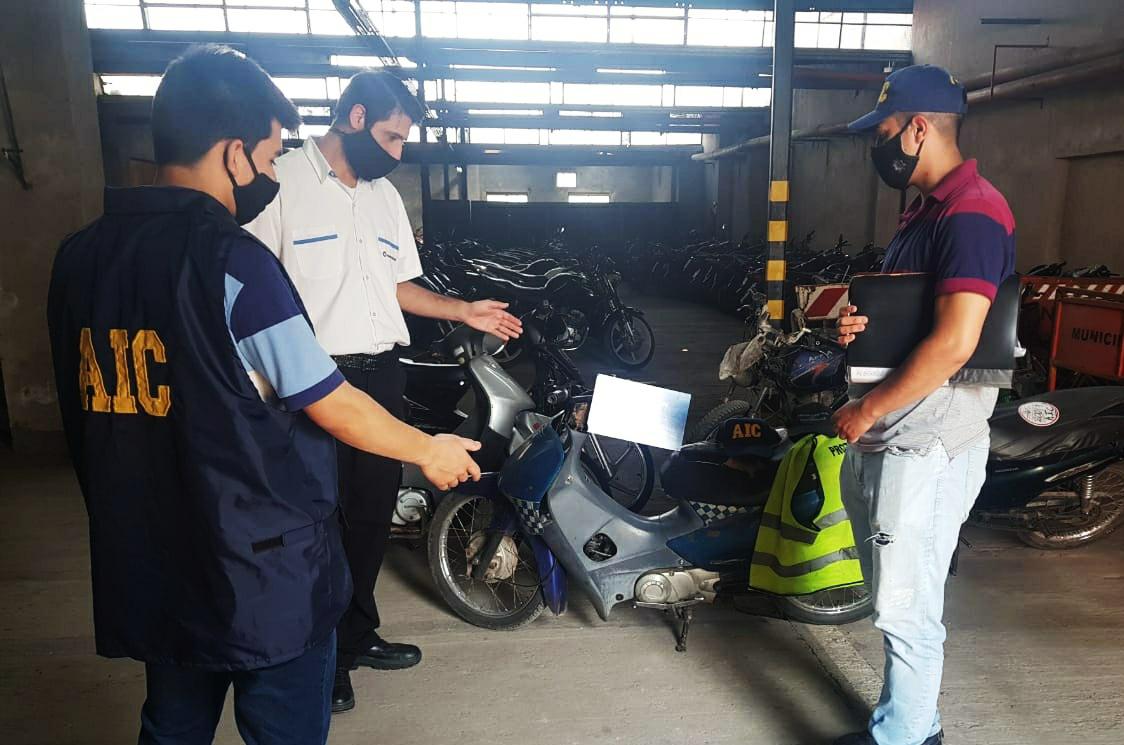 MOTOS