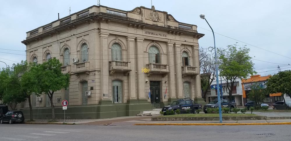 JEFATURA DE POLICIA URV