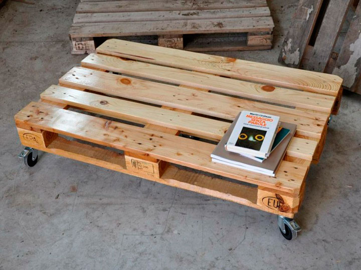 mesa-palets-madera-ruedas