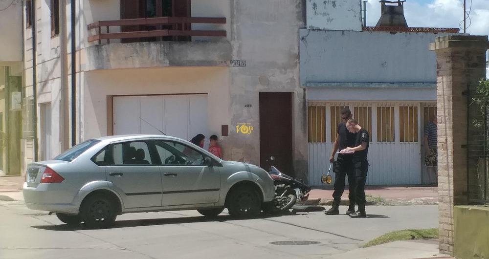 Accidente moto y auto