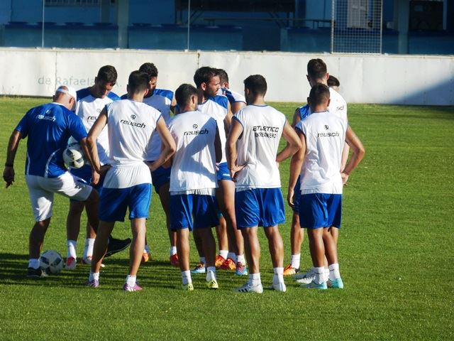entrenamiento celeste en el estadio