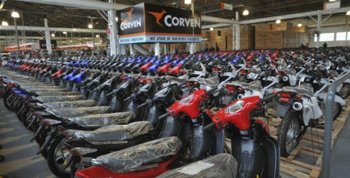 motos-696x355