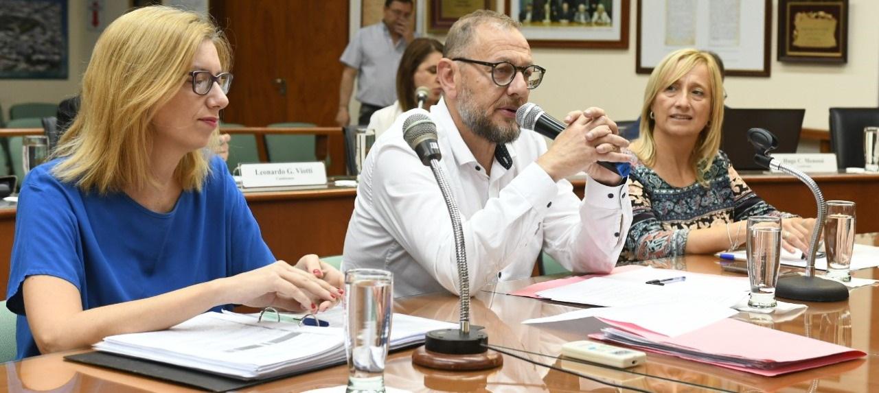 Foto de archivo - Corach en sesión 2019